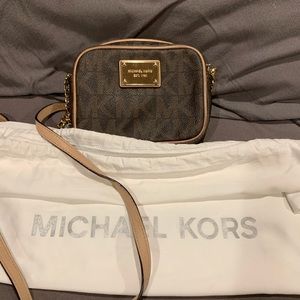 Michael kors cross body bag